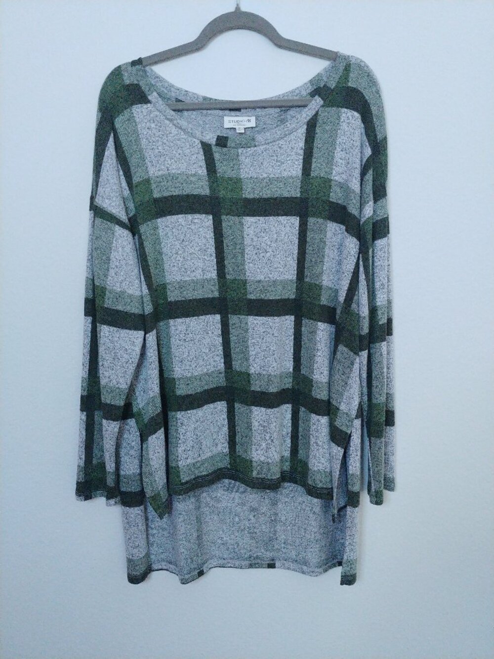 Studio B by Bobeau Gray and Green Plaid Tunic Top